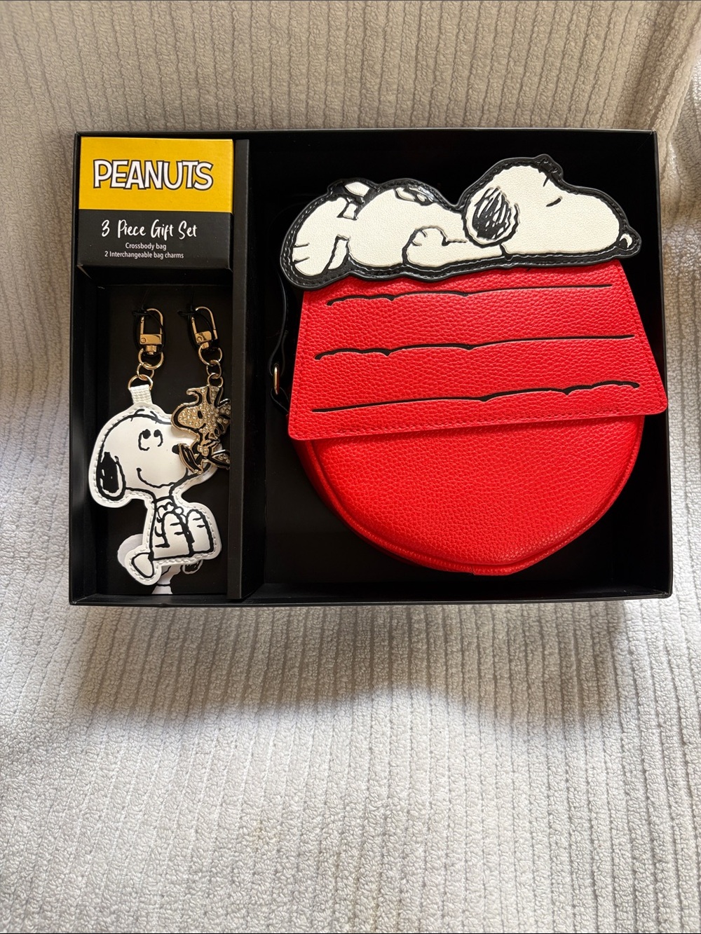 Peanuts Red Snoopy Doghouse Crossbody Gift Set